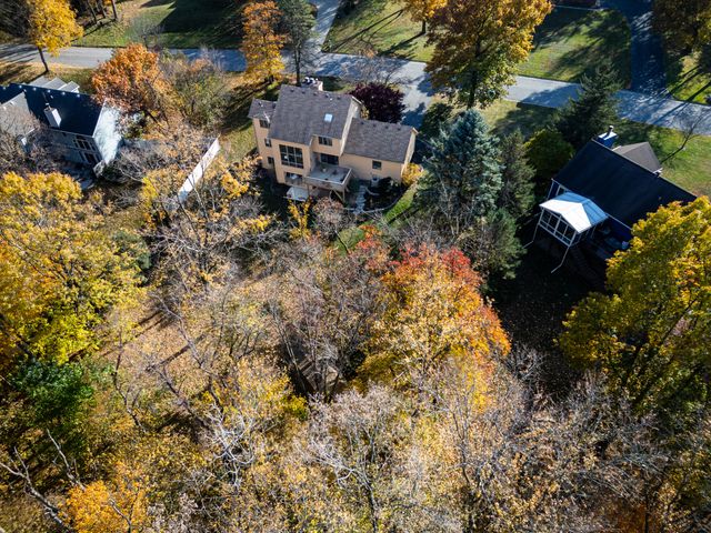 83 Brookview Lane, Valparaiso, IN 46385