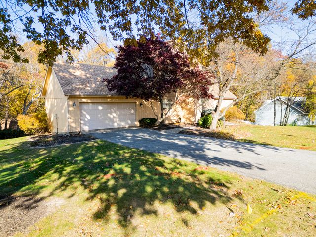83 Brookview Lane, Valparaiso, IN 46385