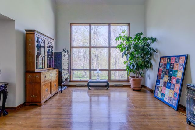 83 Brookview Lane, Valparaiso, IN 46385