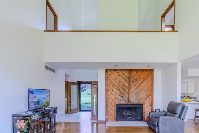 83 Brookview Lane, Valparaiso, IN 46385
