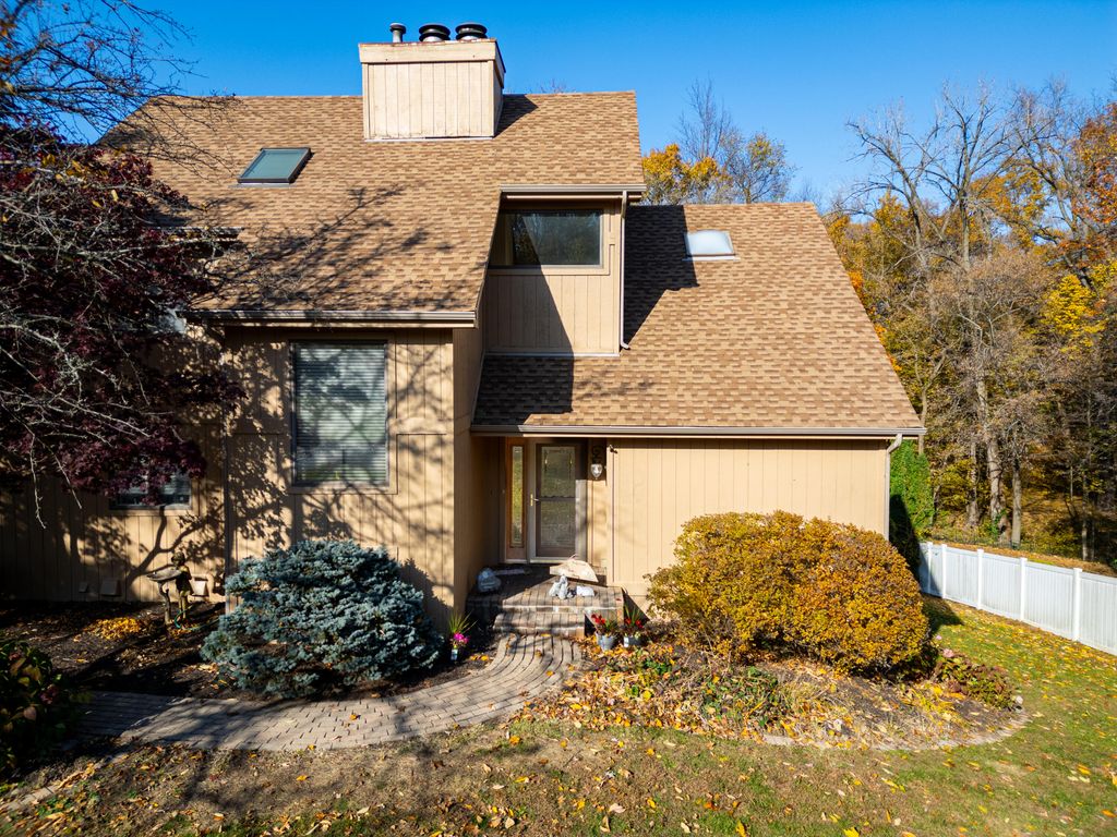 83 Brookview Lane, Valparaiso, IN 46385