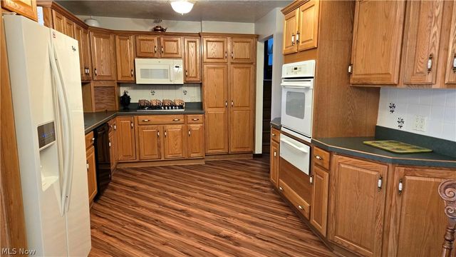 2319 Green Acres Drive, Parma, OH 44134