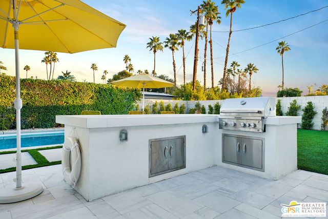 1890 E Amado Road, Palm Springs, CA 92262