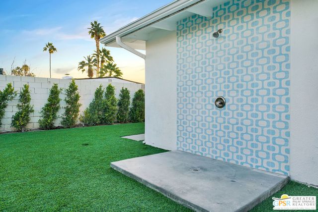 1890 E Amado Road, Palm Springs, CA 92262