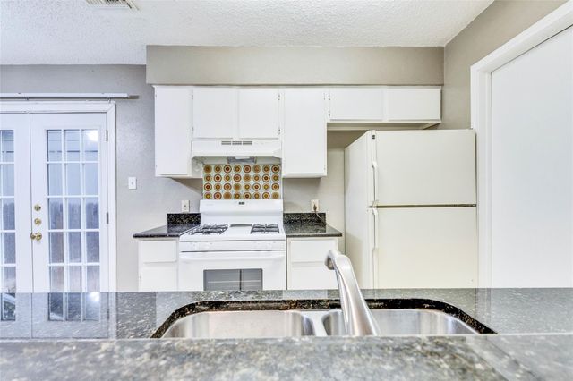 10801 Lanshire DR A, Austin, TX 78758