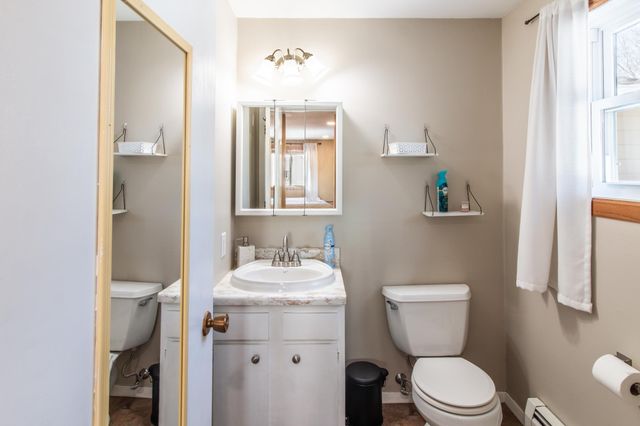 196 Hillcrest Avenue, Spicer, MN 56288