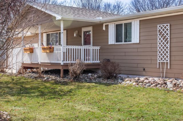 196 Hillcrest Avenue, Spicer, MN 56288