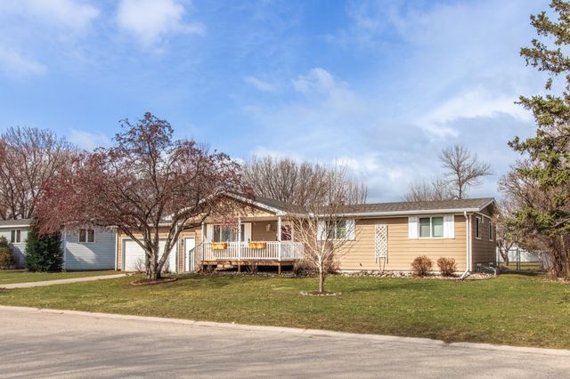 196 Hillcrest Avenue, Spicer, MN 56288