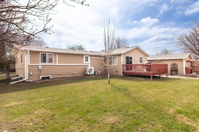 196 Hillcrest Avenue, Spicer, MN 56288