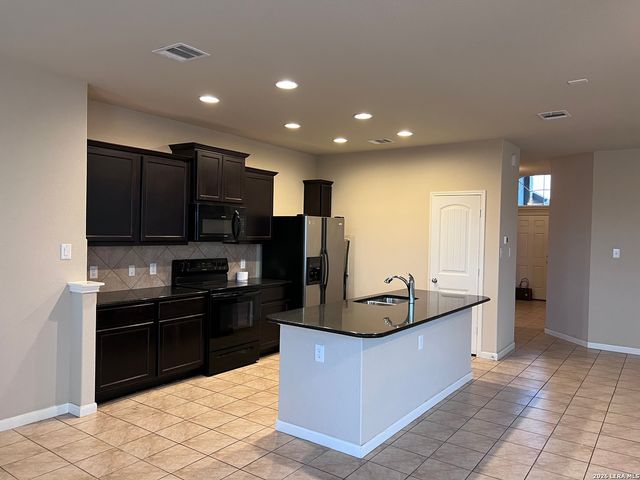 472 Copper Hill, New Braunfels, TX 78130