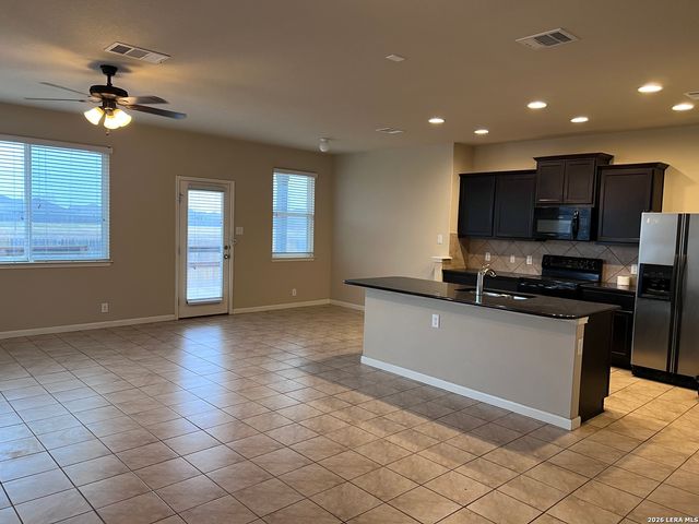 472 Copper Hill, New Braunfels, TX 78130
