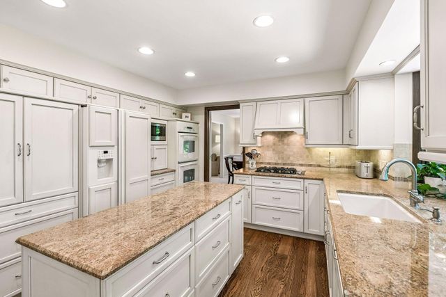 14805 Minnehaha Place, Wayzata, MN 55391