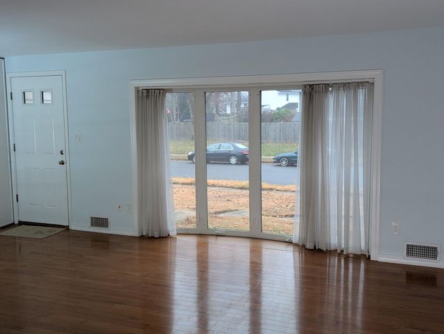 4507 WEYBURN DR, Annandale, VA 22003