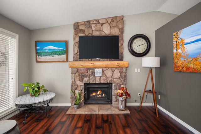 3807 E Tanager Ln, Mead, WA 99021