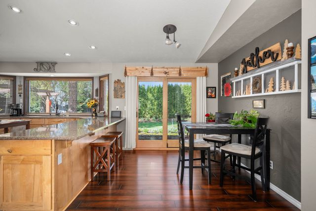 3807 E Tanager Ln, Mead, WA 99021