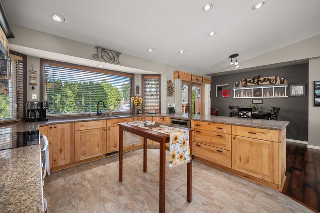 3807 E Tanager Ln, Mead, WA 99021