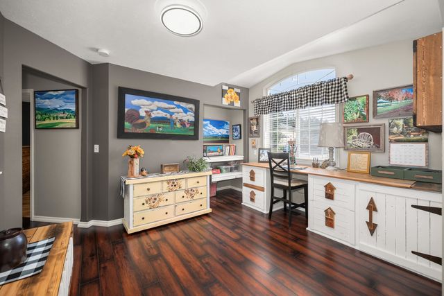 3807 E Tanager Ln, Mead, WA 99021