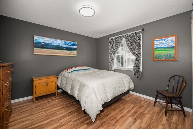 3807 E Tanager Ln, Mead, WA 99021