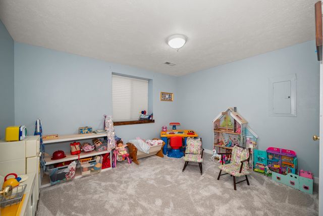 3807 E Tanager Ln, Mead, WA 99021