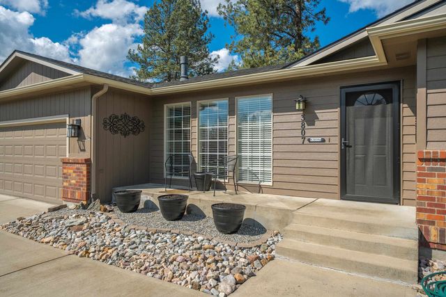 3807 E Tanager Ln, Mead, WA 99021