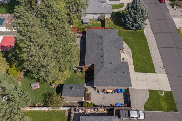 3807 E Tanager Ln, Mead, WA 99021