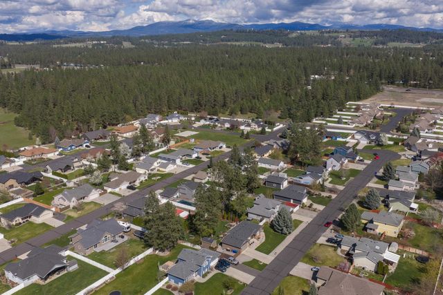 3807 E Tanager Ln, Mead, WA 99021