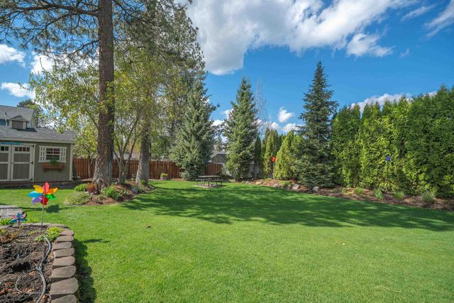 3807 E Tanager Ln, Mead, WA 99021