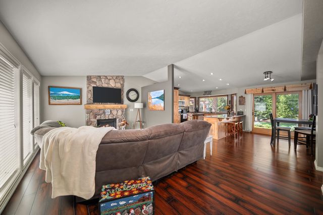 3807 E Tanager Ln, Mead, WA 99021