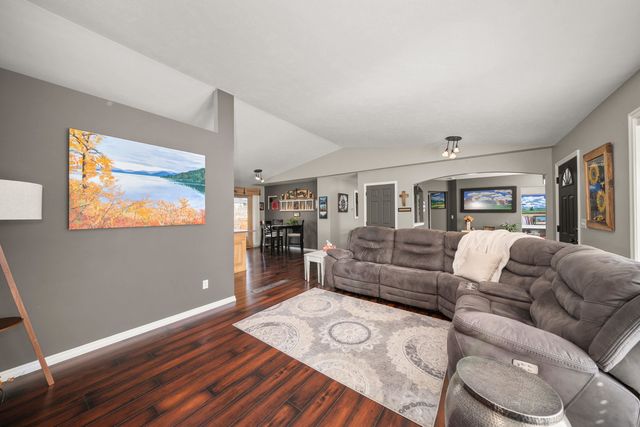 3807 E Tanager Ln, Mead, WA 99021