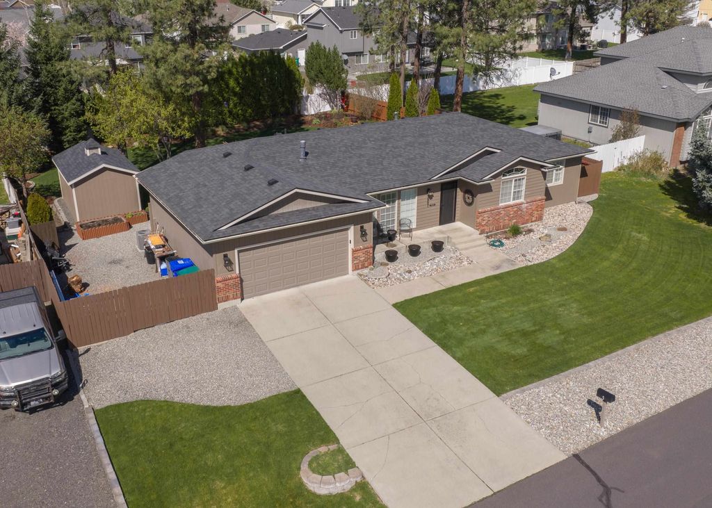 3807 E Tanager Ln, Mead, WA 99021