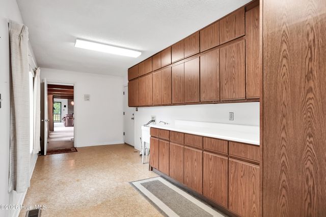 12285 Us Highway 421, Burgaw, NC 28425
