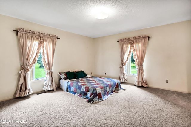 12285 Us Highway 421, Burgaw, NC 28425
