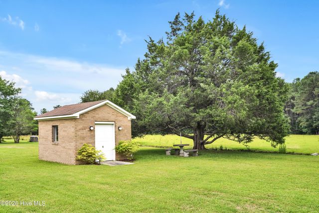 12285 Us Highway 421, Burgaw, NC 28425