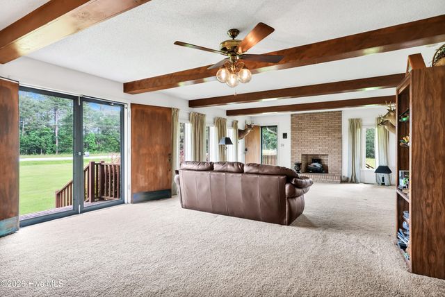 12285 Us Highway 421, Burgaw, NC 28425