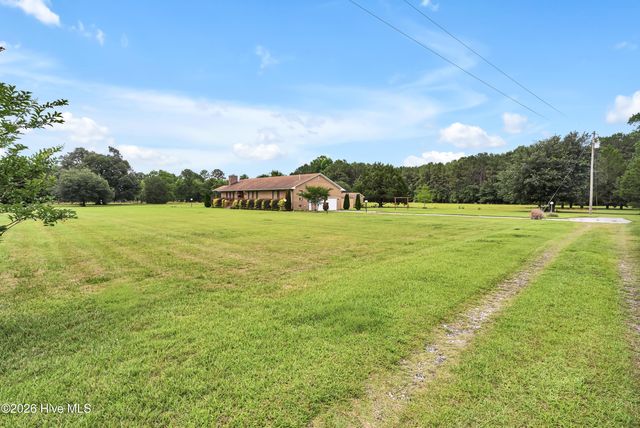 12285 Us Highway 421, Burgaw, NC 28425