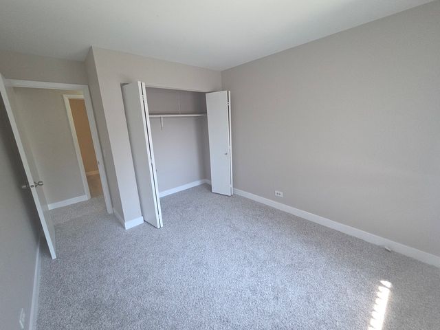 299 Pembridge Lane D2, Schaumburg, IL 60193