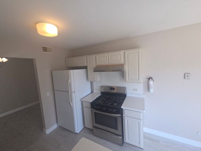 299 Pembridge Lane D2, Schaumburg, IL 60193