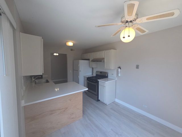 299 Pembridge Lane D2, Schaumburg, IL 60193