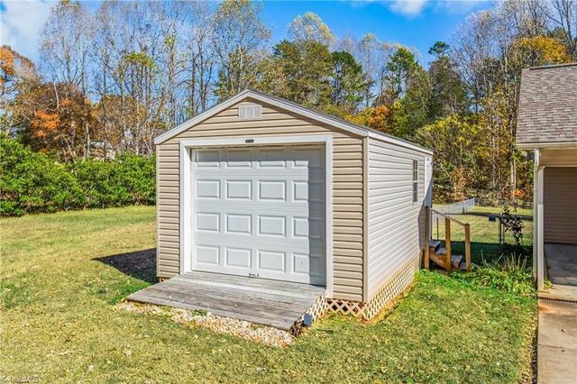 4015 Clay Vann Lane, Winston-salem, NC 27107