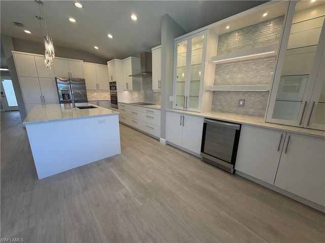 7080 Timberland CIR, Naples, FL 34109