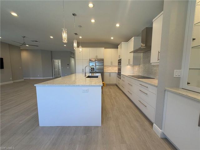 7080 Timberland CIR, Naples, FL 34109