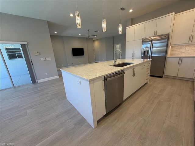 7080 Timberland CIR, Naples, FL 34109