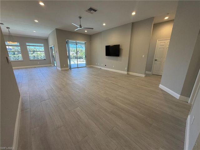 7080 Timberland CIR, Naples, FL 34109