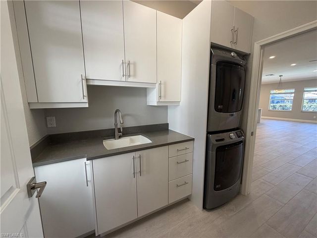7080 Timberland CIR, Naples, FL 34109