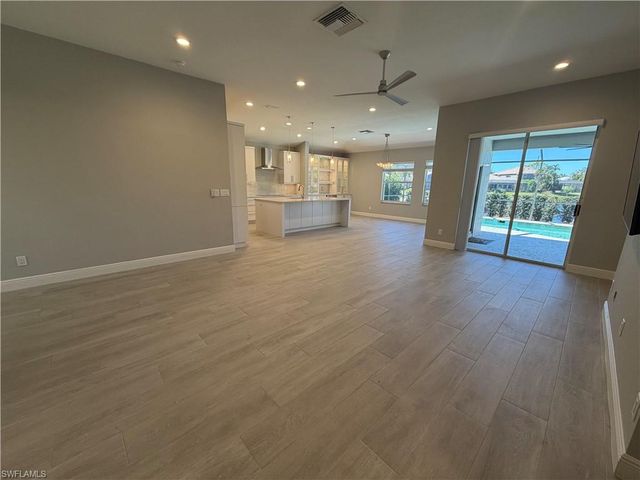 7080 Timberland CIR, Naples, FL 34109
