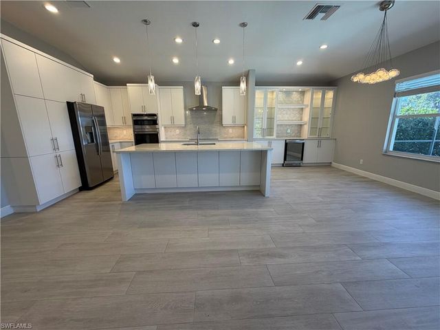 7080 Timberland CIR, Naples, FL 34109