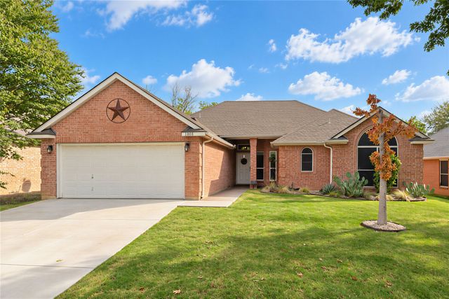 1808 Estates Drive, Mansfield, TX 76063