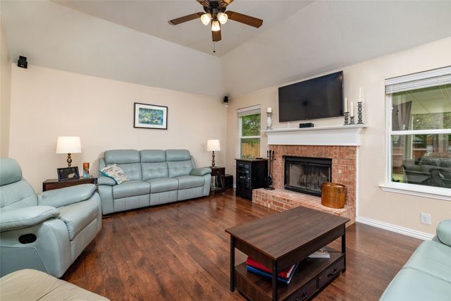1808 Estates Drive, Mansfield, TX 76063