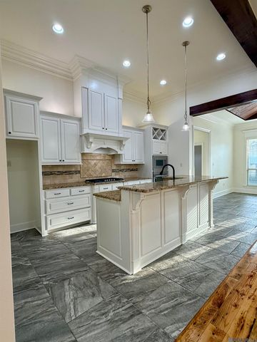 12084 Rotterdam Ave, Geismar, LA 70734