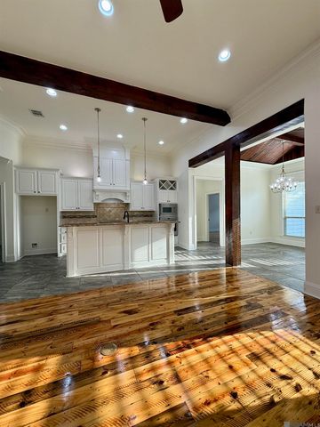 12084 Rotterdam Ave, Geismar, LA 70734
